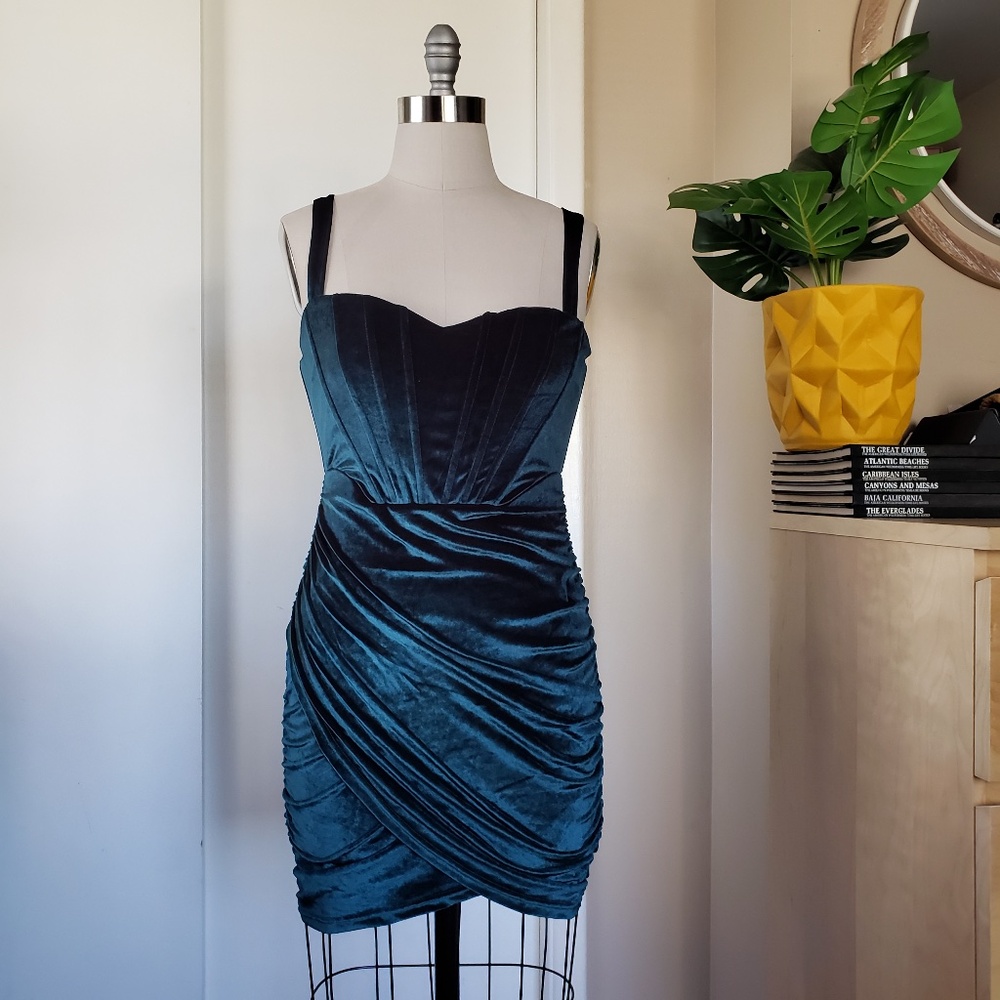 Velvet Ruched Bodycon Mini Dress Size Large NEW!